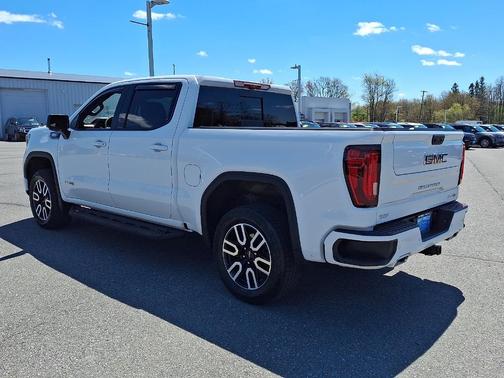 Summit White 2025 GMC Sierra 1500 AT4