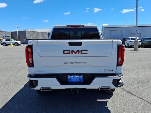 Summit White 2025 GMC Sierra 1500 AT4