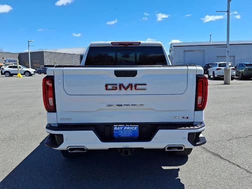 Summit White 2025 GMC Sierra 1500 AT4