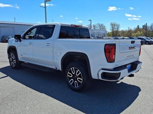 Summit White 2025 GMC Sierra 1500 AT4