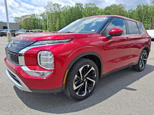 2023 Mitsubishi Outlander SE