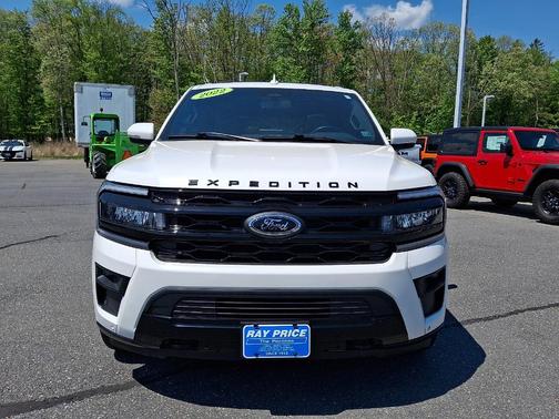 Star White Metallic Tri-Coat 2022 Ford Expedition Limited