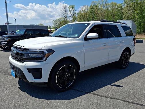 Star White Metallic Tri-Coat 2022 Ford Expedition Limited