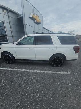 White Metallic 2022 Ford Expedition Limited
