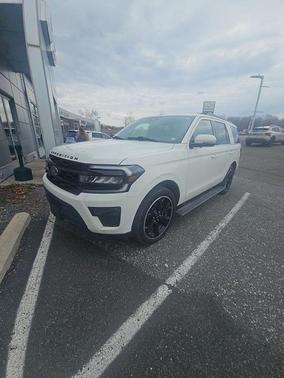 Star White 2022 Ford Expedition Limited