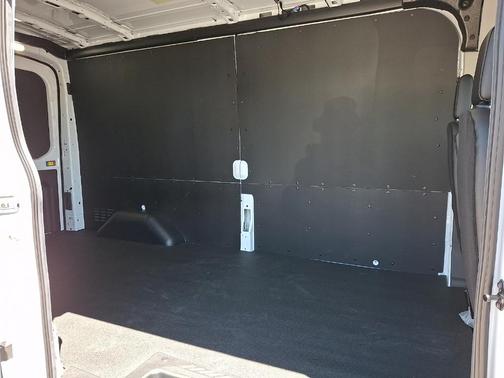 Oxford White Clearcoat 2026 Ford Transit-250 148 WB Medium Roof Cargo