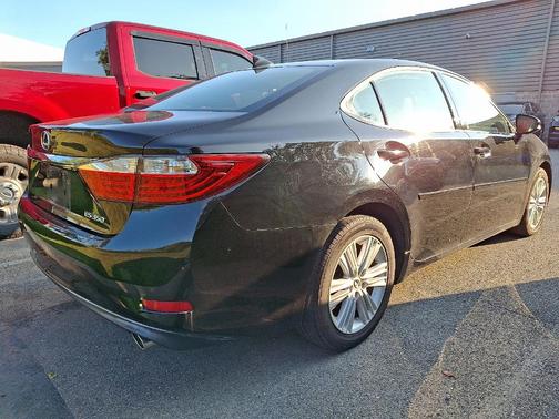 2015 Lexus ES 350 Crafted Line