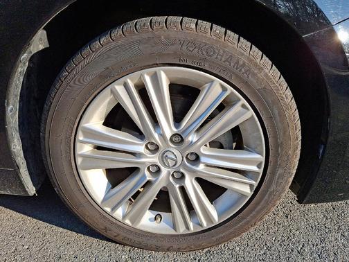 2015 Lexus ES 350 Crafted Line