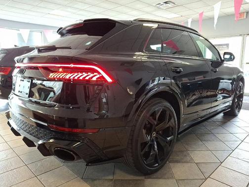 2024 Audi RS Q8 4.0T quattro