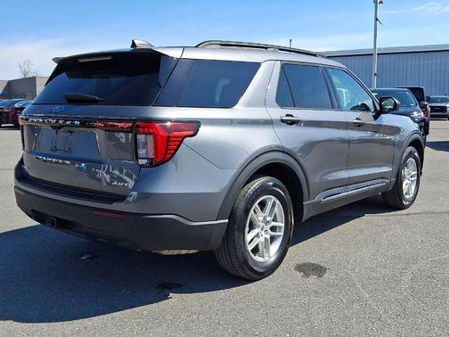 Carbonized Gray Metallic 2025 Ford Explorer Active