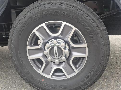Glacier Gray Metallic 2026 Ford F-250 Lariat