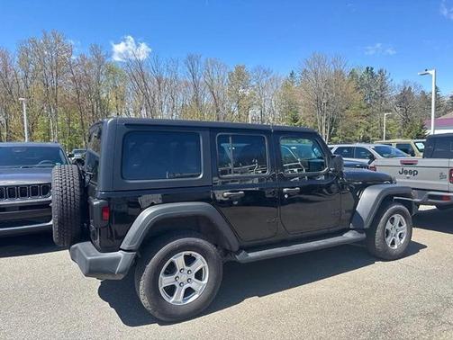 Black Clearcoat 2022 Jeep Wrangler Unlimited Sport S