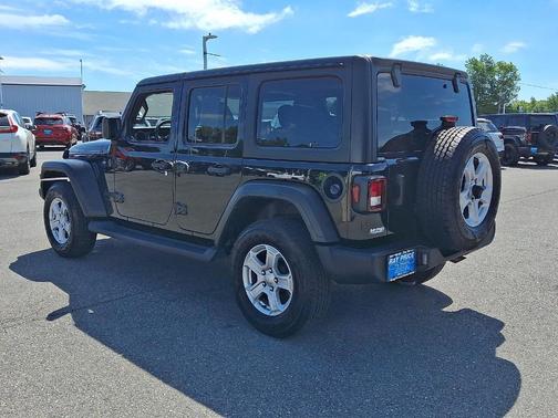 Black Clearcoat 2022 Jeep Wrangler Unlimited Sport S