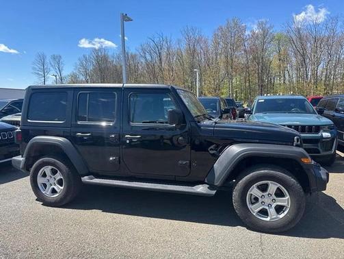 Black Clearcoat 2022 Jeep Wrangler Unlimited Sport S