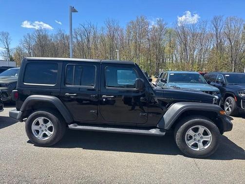 Black Clearcoat 2022 Jeep Wrangler Unlimited Sport S