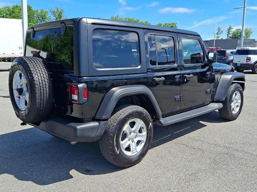 Black Clearcoat 2022 Jeep Wrangler Unlimited Sport S
