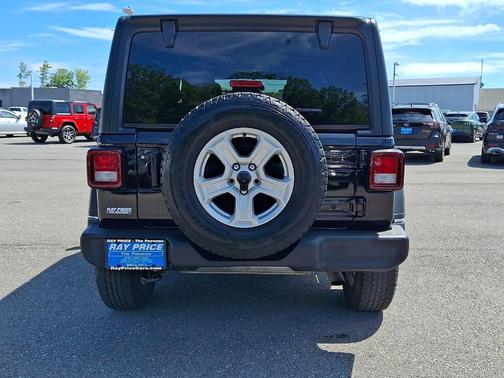 Black Clearcoat 2022 Jeep Wrangler Unlimited Sport S