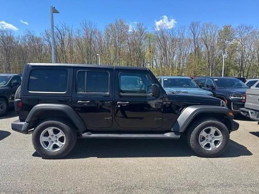 Black Clearcoat 2022 Jeep Wrangler Unlimited Sport S