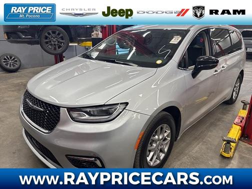 2024 Chrysler Pacifica Touring-L