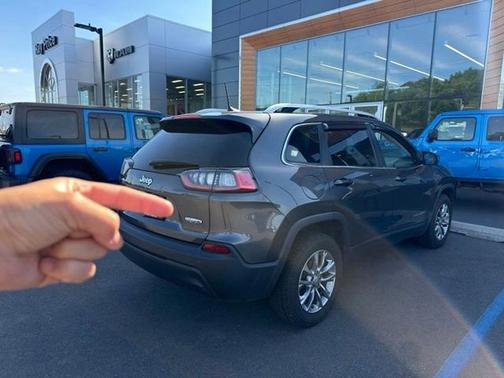 Granite Crystal Clearcoat Metallic 2020 Jeep Cherokee Latitude Plus