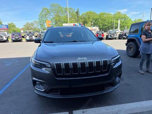 Granite Crystal Clearcoat Metallic 2020 Jeep Cherokee Latitude Plus