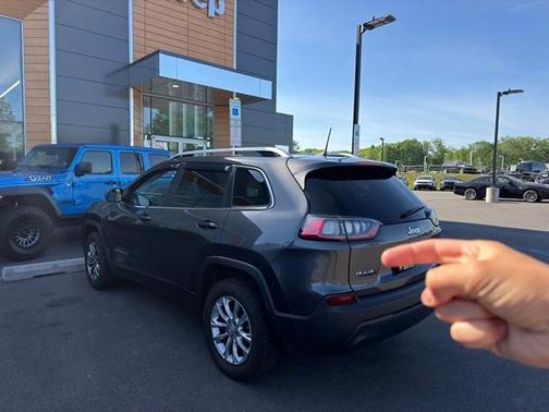 Granite Crystal Clearcoat Metallic 2020 Jeep Cherokee Latitude Plus