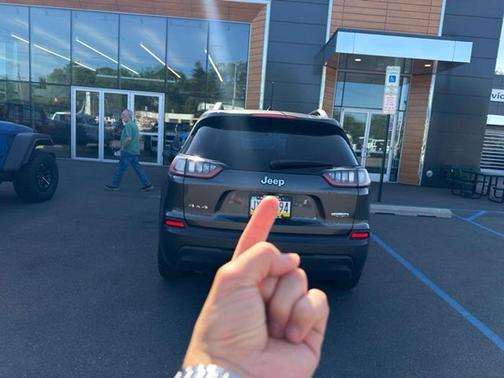 Granite Crystal Clearcoat Metallic 2020 Jeep Cherokee Latitude Plus