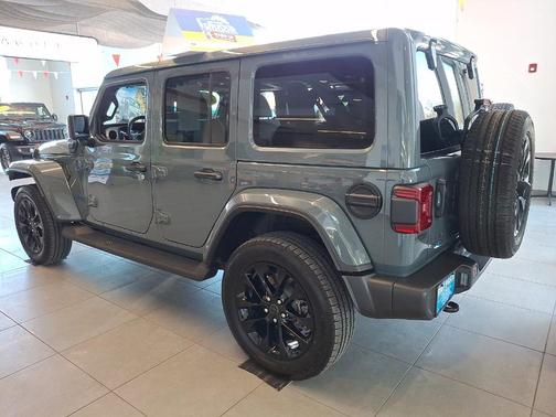 2025 Jeep Wrangler 4xe Sahara