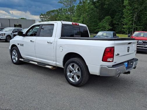 Bright White Clearcoat 2018 RAM 1500 Big Horn