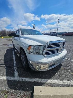 Bright White Clearcoat 2018 RAM 1500 Big Horn