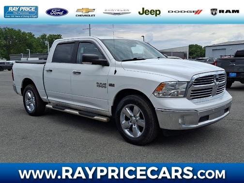 Bright White Clearcoat 2018 RAM 1500 Big Horn