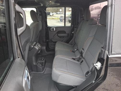 2026 Jeep Gladiator Sport