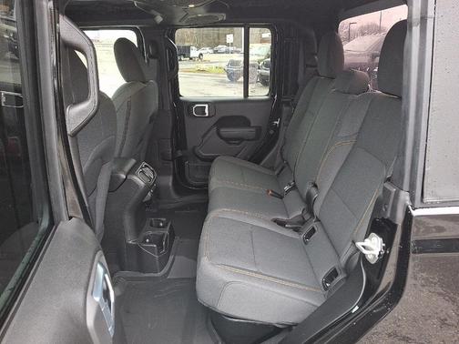 2026 Jeep Gladiator Sport