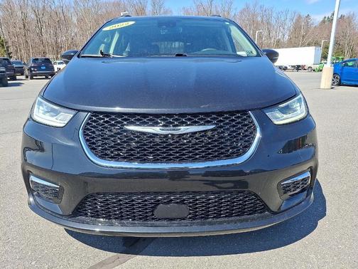 2022 Chrysler Pacifica Touring-L