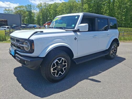 Oxford White Clearcoat 2025 Ford Bronco Outer Banks