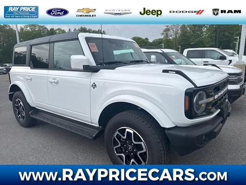 Oxford White 2025 Ford Bronco Outer Banks