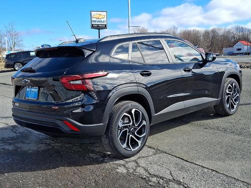 Mosaic Black Metallic 2026 Chevrolet Trax 2RS