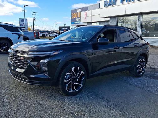 Mosaic Black Metallic 2026 Chevrolet Trax 2RS