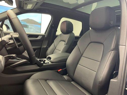 Blue Metallic 2026 Porsche Cayenne Cayenne