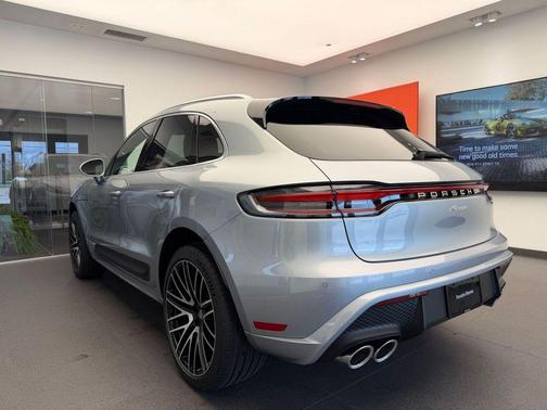 Silver Metallic 2026 Porsche Macan Macan