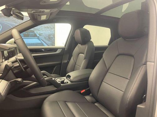 Chalk 2026 Porsche Cayenne Cayenne