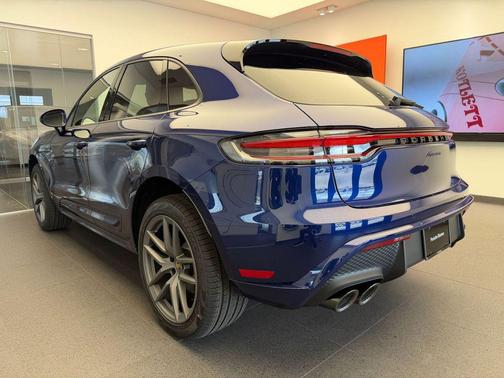 Blue Metallic 2026 Porsche Macan Macan