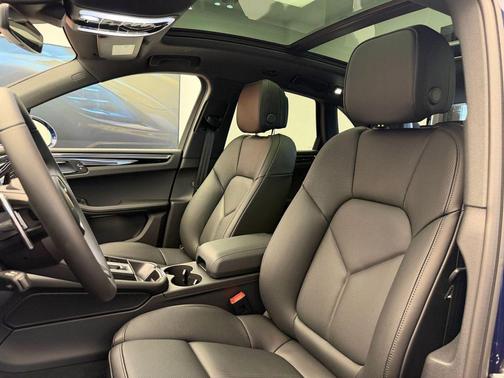 Blue Metallic 2026 Porsche Macan Macan