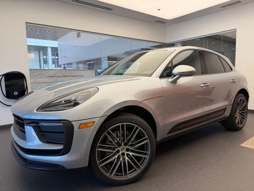 Silver Metallic 2026 Porsche Macan Macan