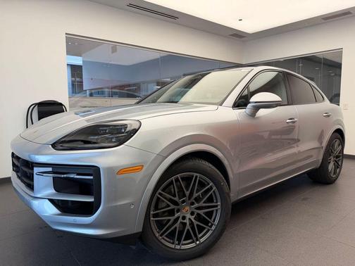 Dolomite Silver Metallic 2026 Porsche Cayenne Cayenne