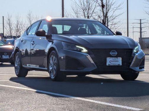 Gun Metallic 2025 Nissan Altima S