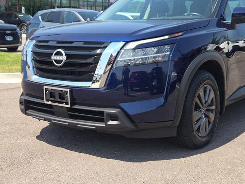 Deep Ocean Blue 2022 Nissan Pathfinder SV