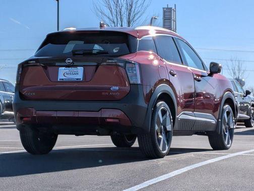 Scarlet Ember T 2025 Nissan Kicks SR
