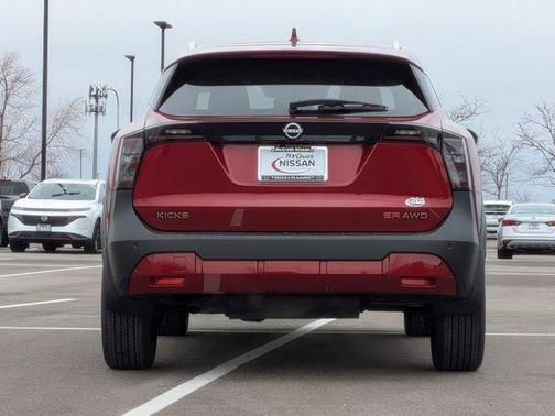 Scarlet Ember T 2025 Nissan Kicks SR