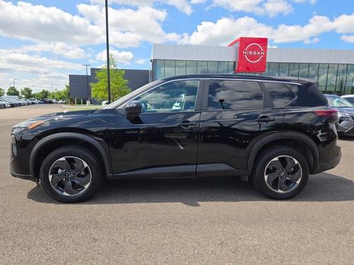 Super Black 2025 Nissan Rogue SV